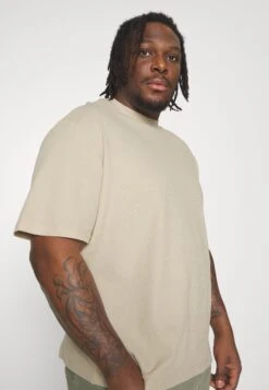 YOURTURN Unisex - T-Shirt Basic -Light Green/ Off-White -Kleding Verkoop 100f003a2e1d43cf9c75eab3d1bdbd33