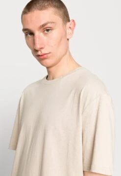 YOURTURN Unisex 5 Pack - T-Shirt Basic - Dark Grey/White/Beige -Kleding Verkoop 1ff81c02e3974b36b3df2f96840a35da