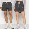 YOURTURN Graphic - Shorts - Dark Grey 1 YOURTURN Graphic - Shorts - Dark Grey -Kleding Verkoop 373e5c6e75884311a7f98874339078ce