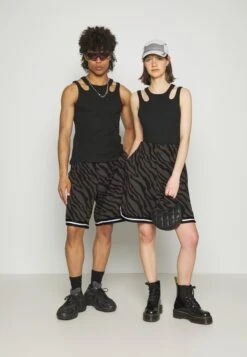 YOURTURN Unisex - Shorts - Dark Grey 9 YOURTURN Unisex - Shorts - Dark Grey -Kleding Verkoop 392bcd904a87469cbe980a6bdb1adb70