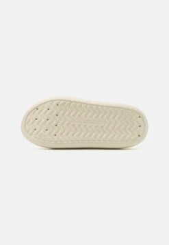 YOURTURN Badslippers - Off-White -Kleding Verkoop 5e1822d3af4d494fb344911f6afb6665