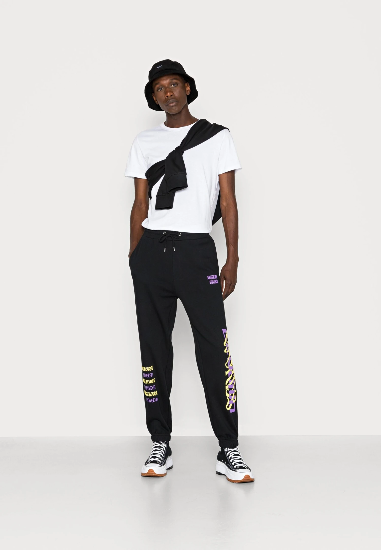 YOURTURN Unisex - Trainingsbroek - Black 4 YOURTURN Unisex - Trainingsbroek - Black - Afbeelding 2