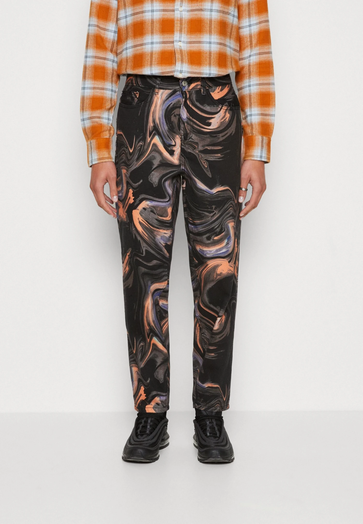 YOURTURN Phluid Unisex - Relaxed Fit Jeans - Black Denim 3 YOURTURN Phluid Unisex - Relaxed Fit Jeans - Black Denim