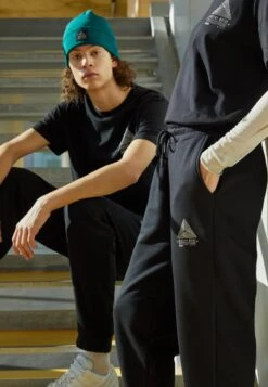 YOURTURN Wincent Weiss Basic - Trainingsbroek - Black -Kleding Verkoop 6a05674027494daba39be921802cf4df