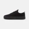 YOURTURN Unisex - Sneakers Laag - Black -Kleding Verkoop 8119a81ad47943d7bc004c5f0baab7a3