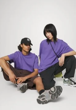 YOURTURN Unisex - T-Shirt Print - Purple -Kleding Verkoop 817ade8a49b442e7b9a54a36875651c0