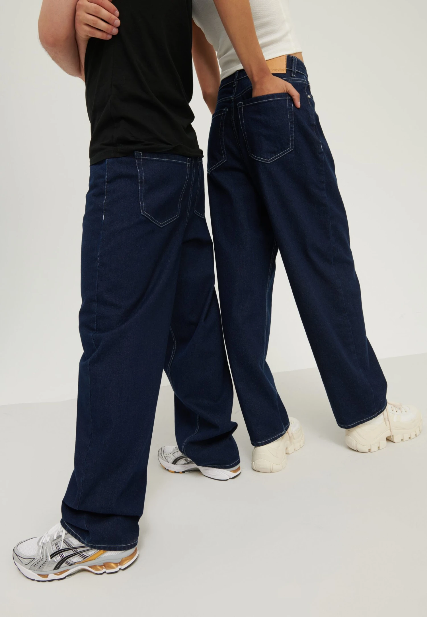 YOURTURN Unisex - Relaxed Fit Jeans - Rinsed Denim 5 YOURTURN Unisex - Relaxed Fit Jeans - Rinsed Denim - Afbeelding 3