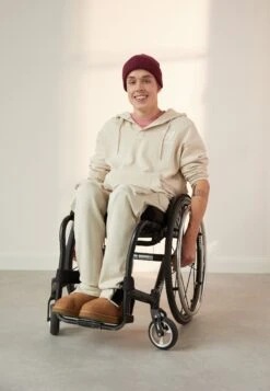 YOURTURN Trainingsbroek - Beige -Kleding Verkoop a109ae63d8cb4653bb9941811304b10b