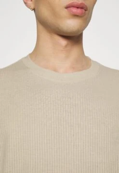 YOURTURN Unisex 2 Pack - T-Shirt Basic - Offwhite/Light Green -Kleding Verkoop aeef80ff897e4d48aa7fe8a1ebe12a9c