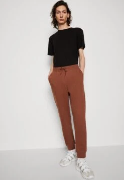 YOURTURN Unisex 2 Pack- Trainingsbroek - Brown/Off-White -Kleding Verkoop ba3da3ef225f481282590ce220fcc42c