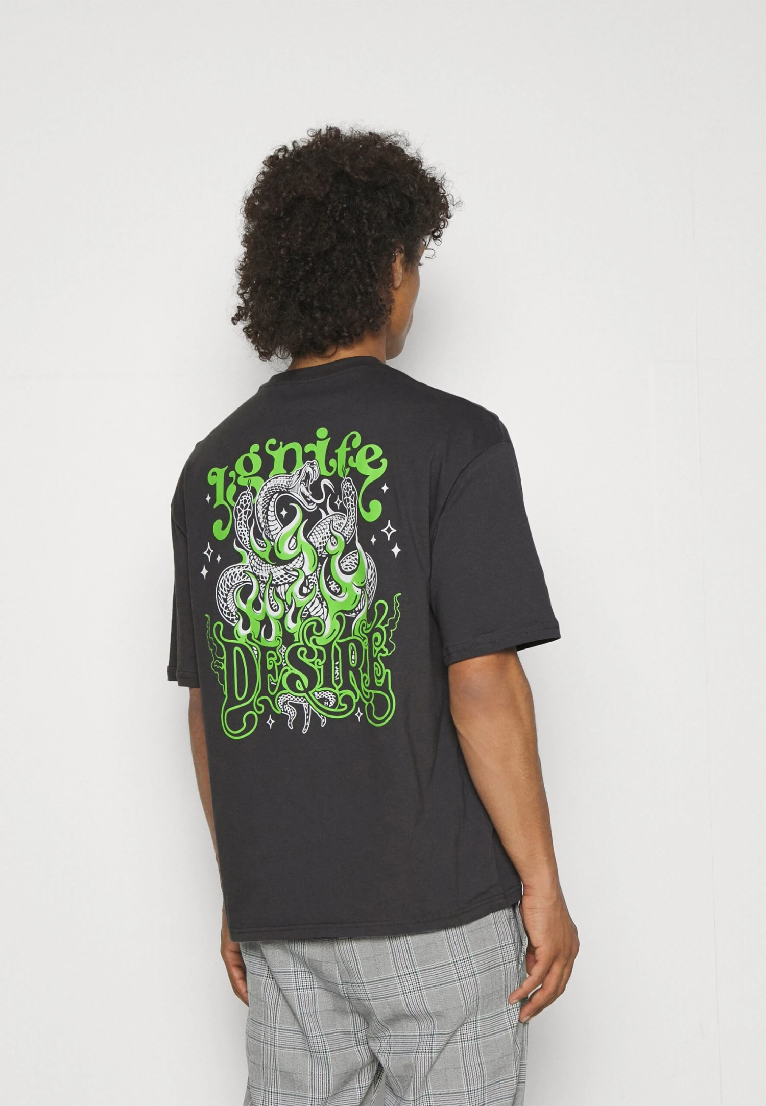 YOURTURN Snake Desire Tee Unisex - T-Shirt Print - Dark Grey 5 YOURTURN Snake Desire Tee Unisex - T-Shirt Print - Dark Grey - Afbeelding 3