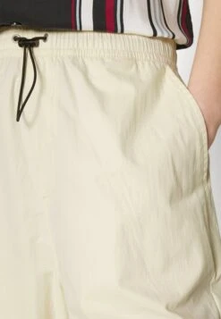 YOURTURN Genderless Parachute - Shorts - White -Kleding Verkoop c4b7617e30964d8d94222559c32c9f62