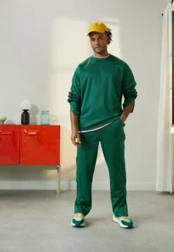 YOURTURN Unisex - Longsleeve - Dark Green -Kleding Verkoop e6fe21dd4a654688b1e3e5a46cde1545