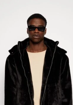 YOURTURN Winterjas - Black -Kleding Verkoop f7b08c4eb50e455d9a52a2b7e1efc2c5