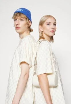 YOURTURN Unisex - T-Shirt Print - Off-White -Kleding Verkoop fa7453d204064ba09f85f2584051a1cd