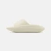 YOURTURN Badslippers - Off-White 2 YOURTURN Badslippers - Off-White -Kleding Verkoop fd37a663afb74fa99ae4d28d3115916d